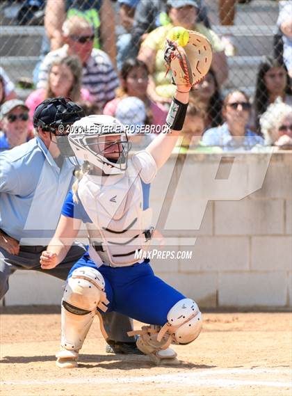 Thumbnail 1 in Jim Ned @ Comfort (UIL 3A Bi-District Playoffs) photogallery.