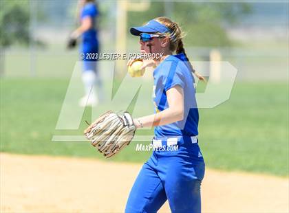 Thumbnail 2 in Jim Ned @ Comfort (UIL 3A Bi-District Playoffs) photogallery.
