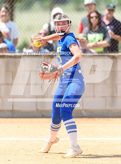 Thumbnail 2 in Jim Ned @ Comfort (UIL 3A Bi-District Playoffs) photogallery.