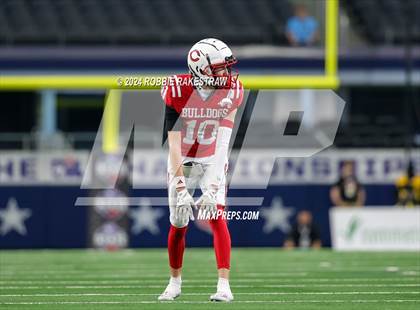 Thumbnail 1 in La Vega vs. Carthage (UIL 4A Division II Football Final) photogallery.