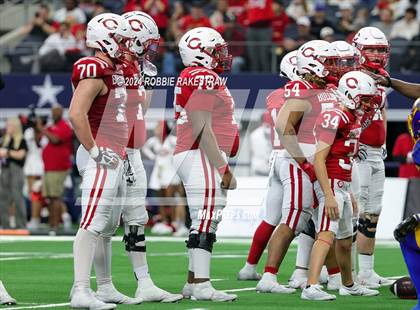 Thumbnail 1 in La Vega vs. Carthage (UIL 4A Division II Football Final) photogallery.