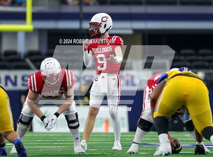 Thumbnail 3 in La Vega vs. Carthage (UIL 4A Division II Football Final) photogallery.