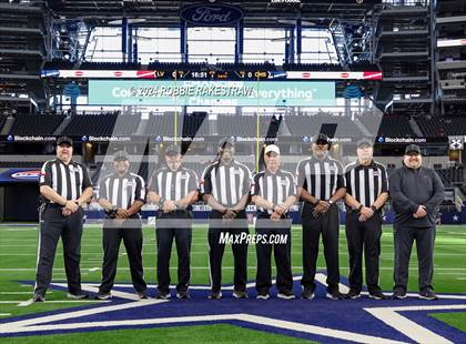 Thumbnail 1 in La Vega vs. Carthage (UIL 4A Division II Football Final) photogallery.