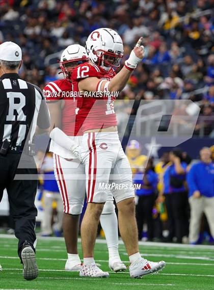 Thumbnail 3 in La Vega vs. Carthage (UIL 4A Division II Football Final) photogallery.