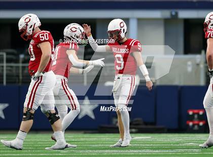 Thumbnail 3 in La Vega vs. Carthage (UIL 4A Division II Football Final) photogallery.