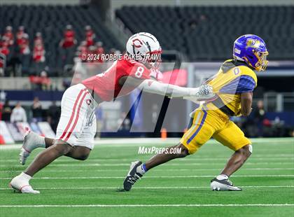 Thumbnail 3 in La Vega vs. Carthage (UIL 4A Division II Football Final) photogallery.
