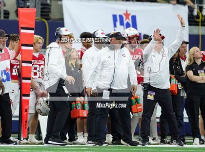 Thumbnail 1 in La Vega vs. Carthage (UIL 4A Division II Football Final) photogallery.