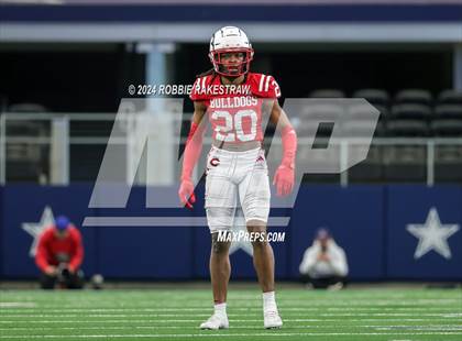 Thumbnail 2 in La Vega vs. Carthage (UIL 4A Division II Football Final) photogallery.
