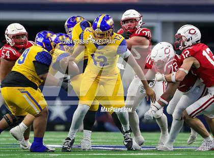 Thumbnail 3 in La Vega vs. Carthage (UIL 4A Division II Football Final) photogallery.