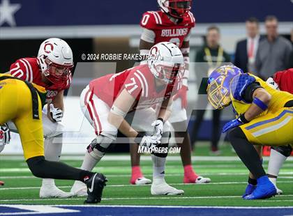 Thumbnail 1 in La Vega vs. Carthage (UIL 4A Division II Football Final) photogallery.