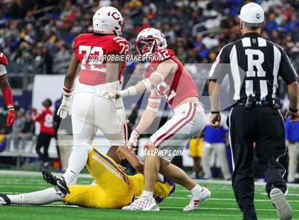 Thumbnail 2 in La Vega vs. Carthage (UIL 4A Division II Football Final) photogallery.