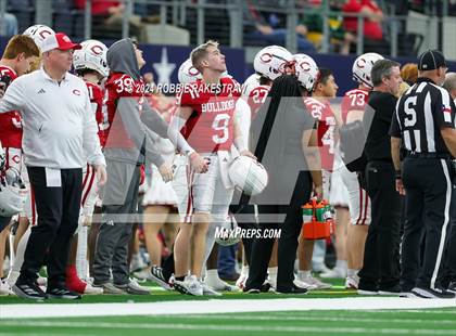 Thumbnail 2 in La Vega vs. Carthage (UIL 4A Division II Football Final) photogallery.