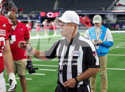 Thumbnail 3 in La Vega vs. Carthage (UIL 4A Division II Football Final) photogallery.
