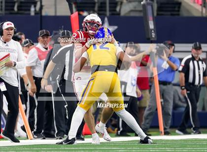 Thumbnail 1 in La Vega vs. Carthage (UIL 4A Division II Football Final) photogallery.
