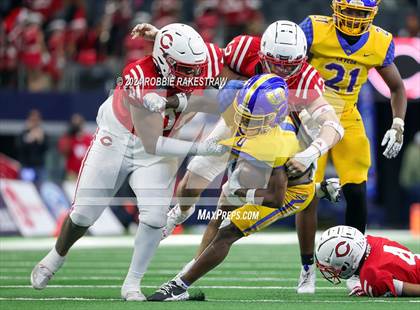 Thumbnail 2 in La Vega vs. Carthage (UIL 4A Division II Football Final) photogallery.