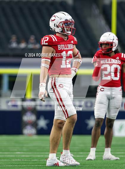 Thumbnail 3 in La Vega vs. Carthage (UIL 4A Division II Football Final) photogallery.