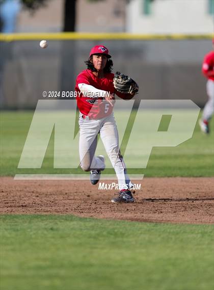 Thumbnail 2 in Tulare Western @ Clovis North photogallery.