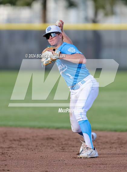 Thumbnail 1 in Tulare Western @ Clovis North photogallery.