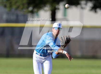 Thumbnail 1 in Tulare Western @ Clovis North photogallery.