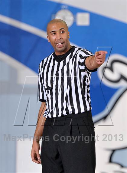 Thumbnail 2 in Ponderosa vs. McClatchy (Lady Bulldogs Winter Classic) photogallery.