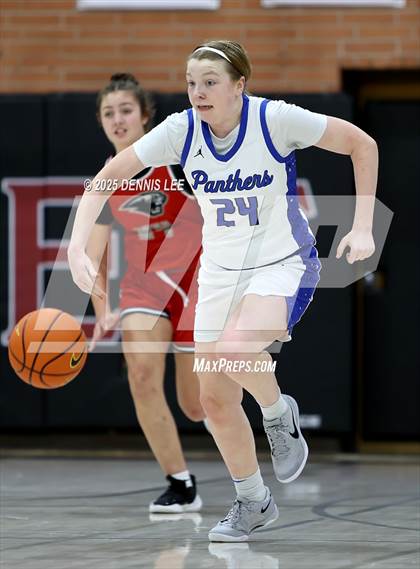 Thumbnail 2 in Foothill vs. South Medford (Sabrina Ionescu Showcase) photogallery.