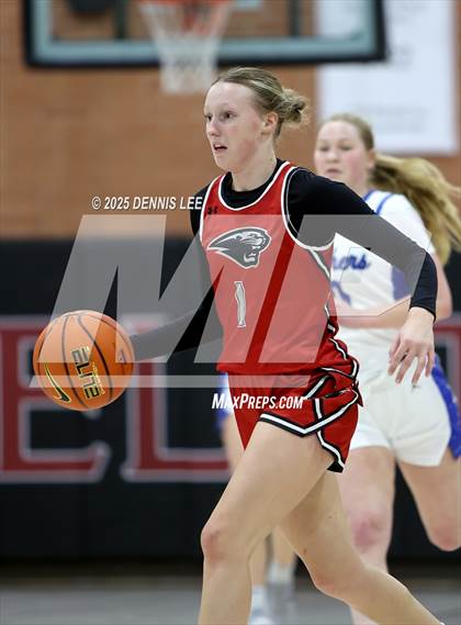 Thumbnail 2 in Foothill vs. South Medford (Sabrina Ionescu Showcase) photogallery.