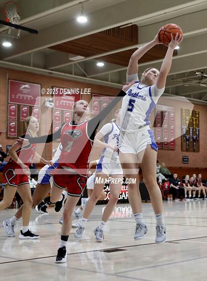 Thumbnail 1 in Foothill vs. South Medford (Sabrina Ionescu Showcase) photogallery.