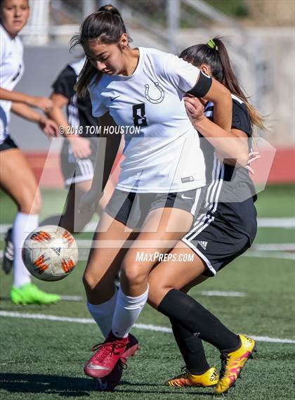 Thumbnail 2 in Glendora vs. Covina photogallery.