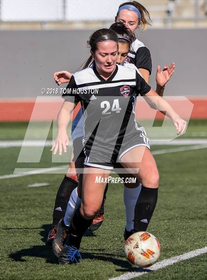 Thumbnail 2 in Glendora vs. Covina photogallery.