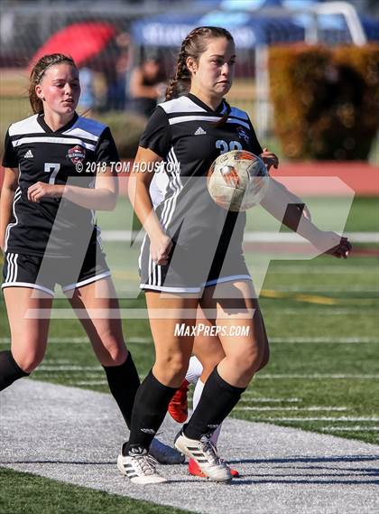 Thumbnail 1 in Glendora vs. Covina photogallery.