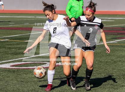 Thumbnail 3 in Glendora vs. Covina photogallery.