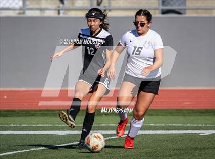 Thumbnail 2 in Glendora vs. Covina photogallery.