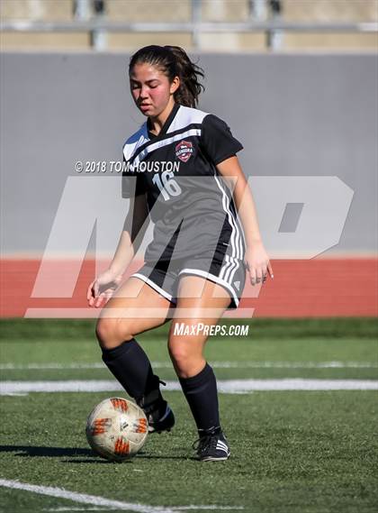 Thumbnail 2 in Glendora vs. Covina photogallery.