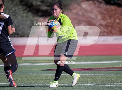 Thumbnail 3 in Glendora vs. Covina photogallery.