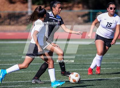 Thumbnail 3 in Glendora vs. Covina photogallery.