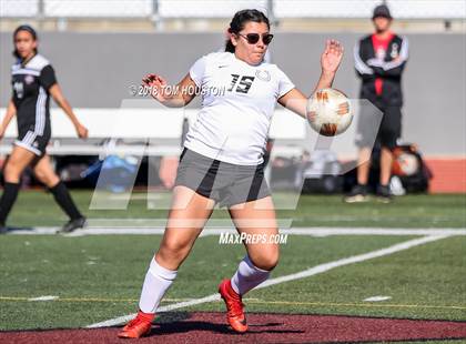Thumbnail 3 in Glendora vs. Covina photogallery.