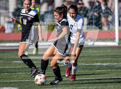 Thumbnail 1 in Glendora vs. Covina photogallery.