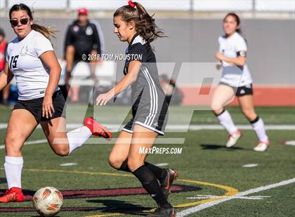 Thumbnail 2 in Glendora vs. Covina photogallery.