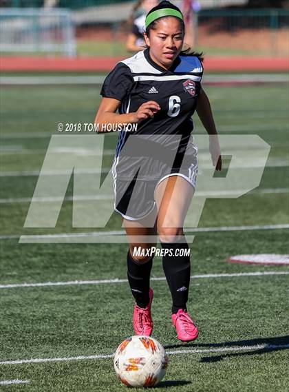 Thumbnail 1 in Glendora vs. Covina photogallery.