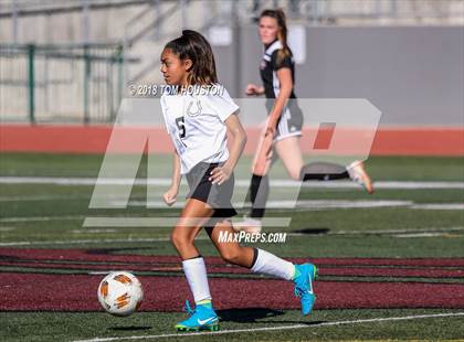Thumbnail 3 in Glendora vs. Covina photogallery.