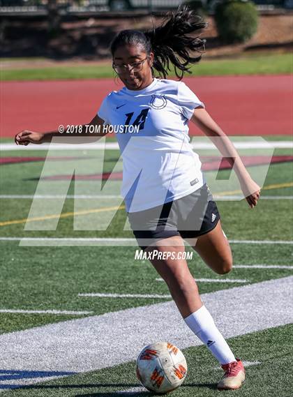 Thumbnail 3 in Glendora vs. Covina photogallery.