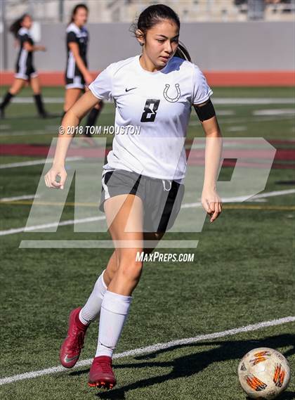 Thumbnail 2 in Glendora vs. Covina photogallery.