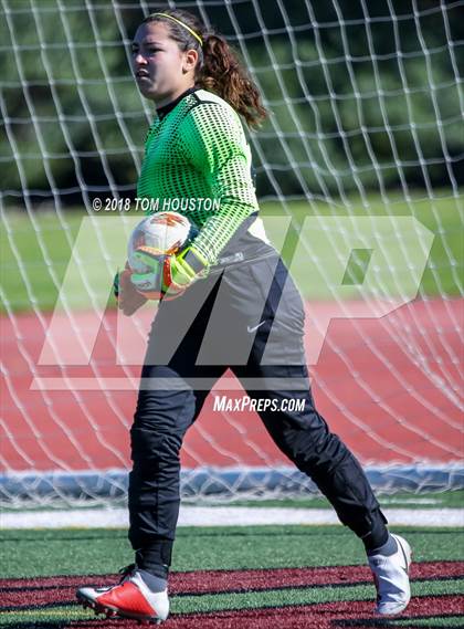 Thumbnail 3 in Glendora vs. Covina photogallery.