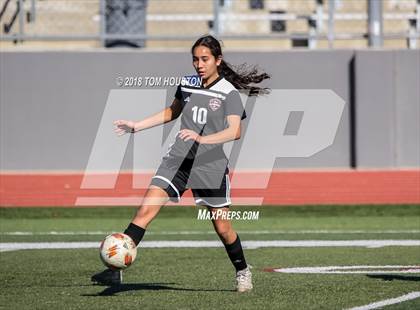 Thumbnail 3 in Glendora vs. Covina photogallery.