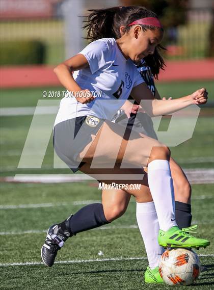 Thumbnail 3 in Glendora vs. Covina photogallery.