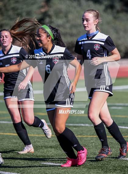 Thumbnail 3 in Glendora vs. Covina photogallery.