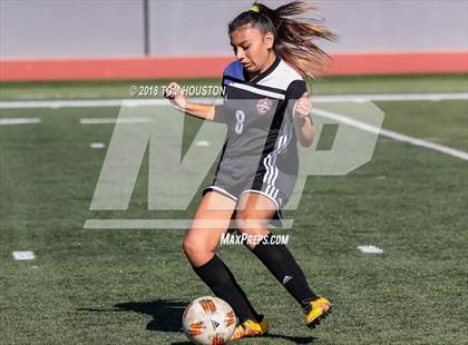 Thumbnail 1 in Glendora vs. Covina photogallery.