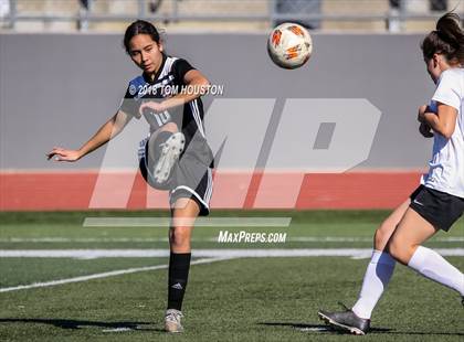 Thumbnail 2 in Glendora vs. Covina photogallery.