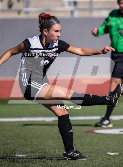 Thumbnail 2 in Glendora vs. Covina photogallery.