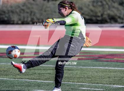 Thumbnail 3 in Glendora vs. Covina photogallery.